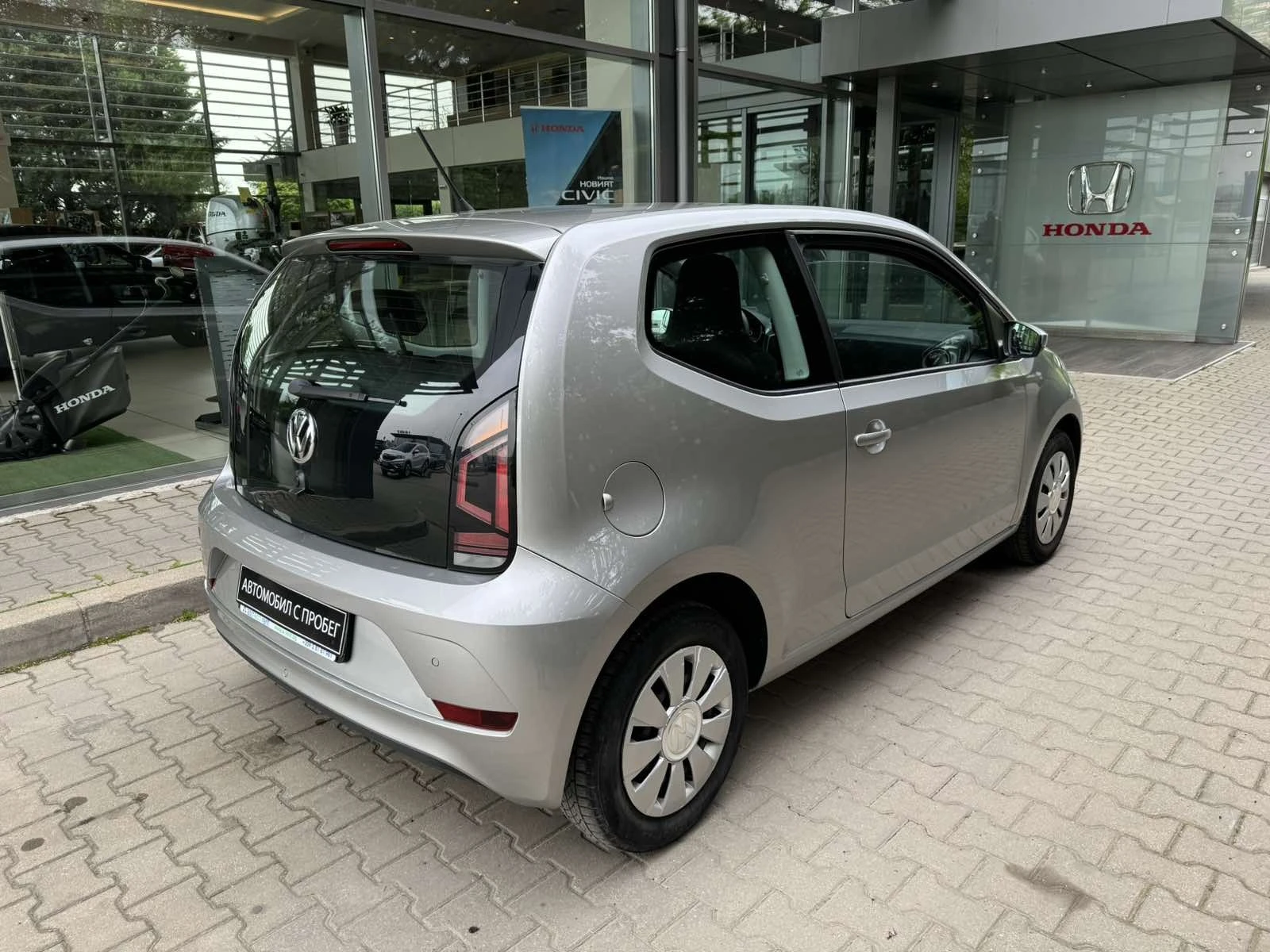 VW Up 1.0 - изображение 6