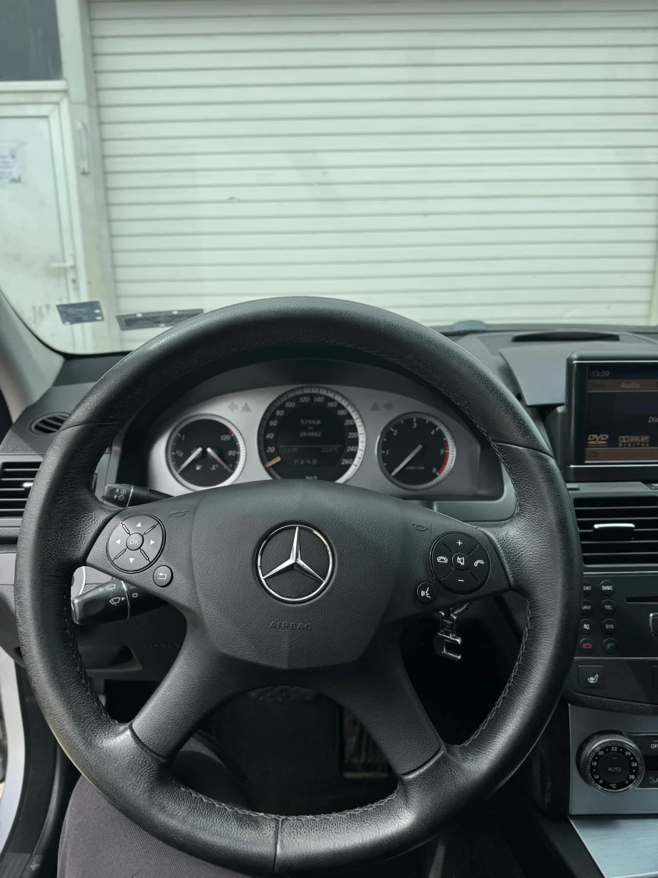 Mercedes-Benz C 320 CDI | 4Matic | ЛИЗИНГ | Перфектно Състояние - изображение 8