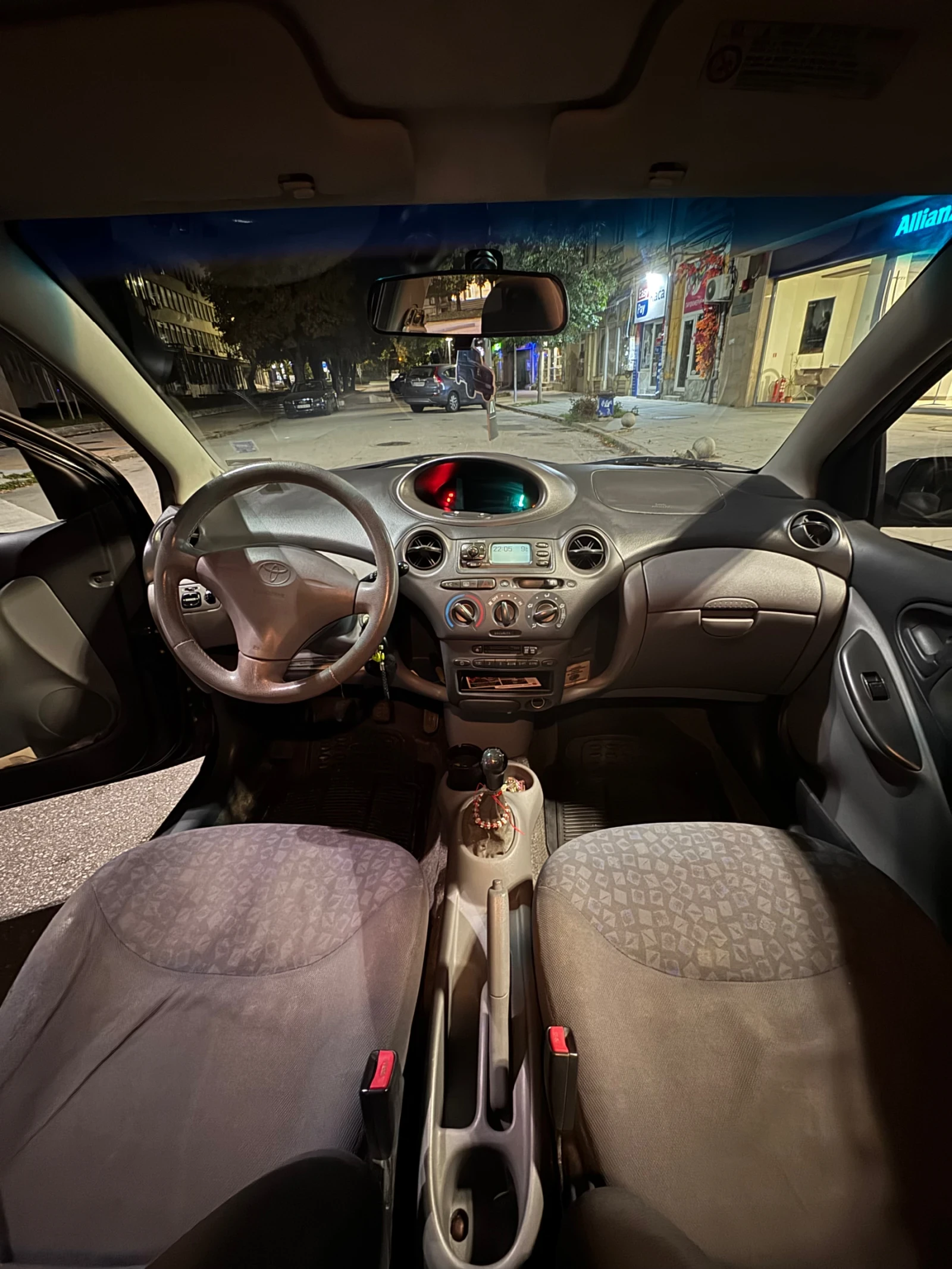 Toyota Yaris 1.3 VVT-i - изображение 9