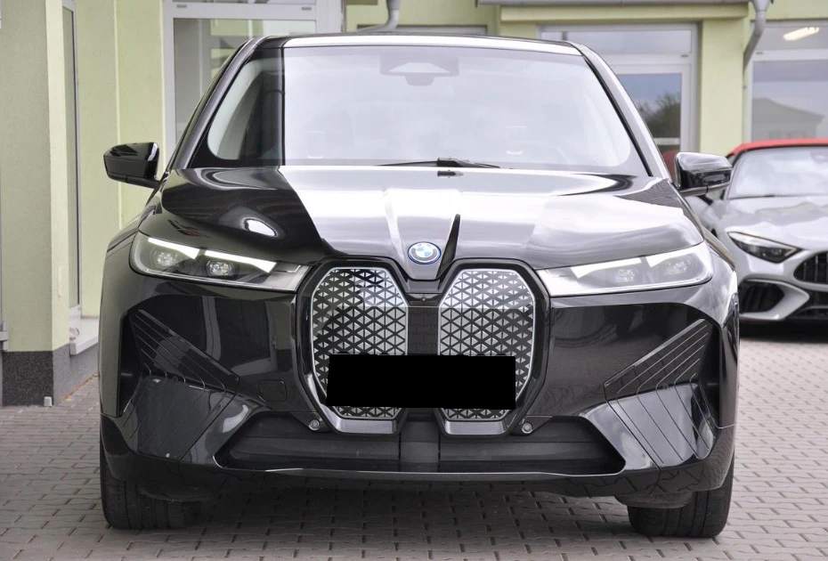 BMW iX xDrive40 - изображение 2