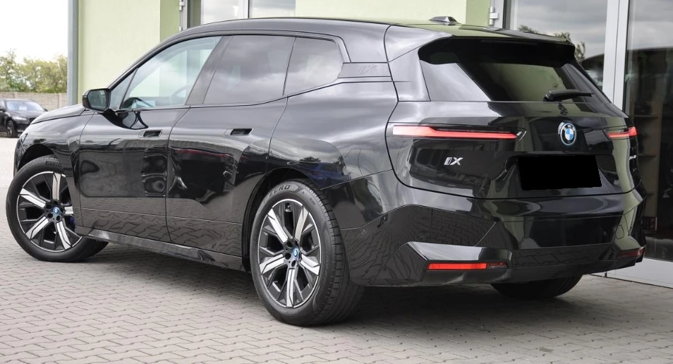 BMW iX xDrive40 - изображение 7