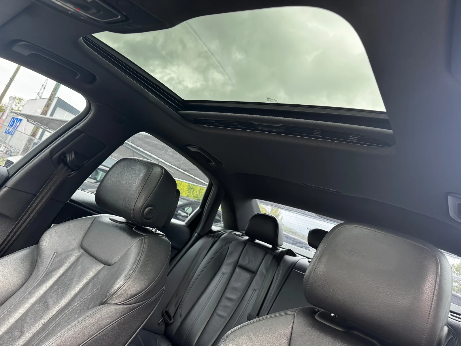 Audi A4 2.0L quattro Premium Plus S-Line Schiebedach - изображение 10