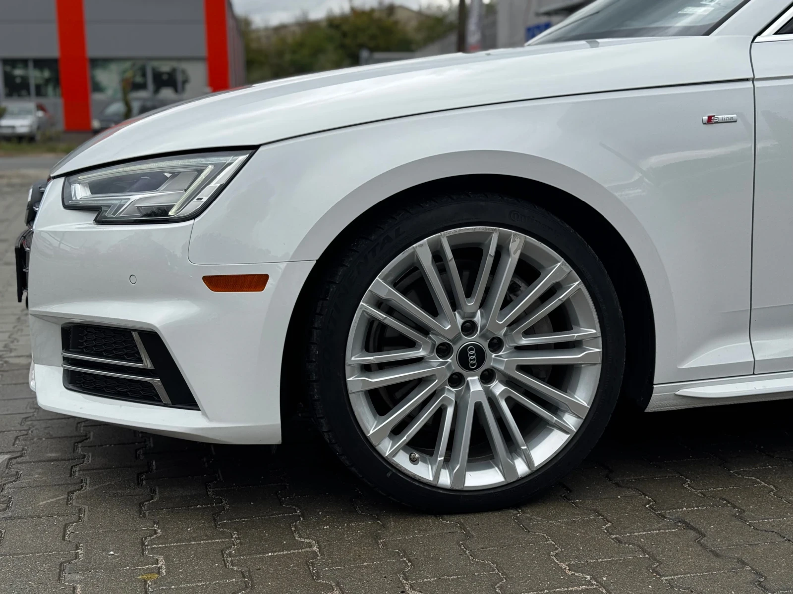 Audi A4 2.0L quattro Premium Plus S-Line Schiebedach - изображение 4