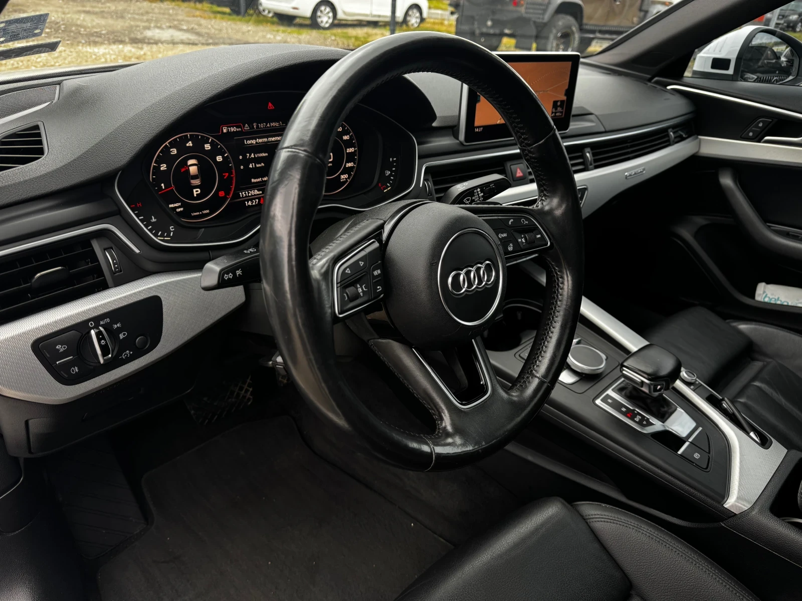 Audi A4 2.0L quattro Premium Plus S-Line Schiebedach - изображение 8
