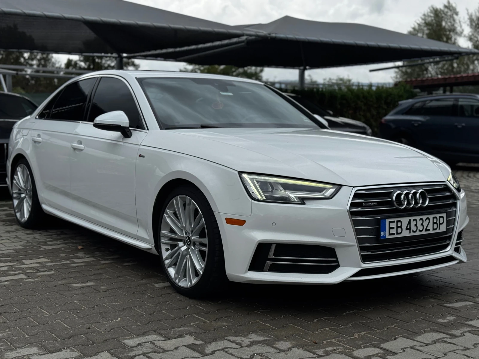 Audi A4 2.0L quattro Premium Plus S-Line Schiebedach - изображение 3