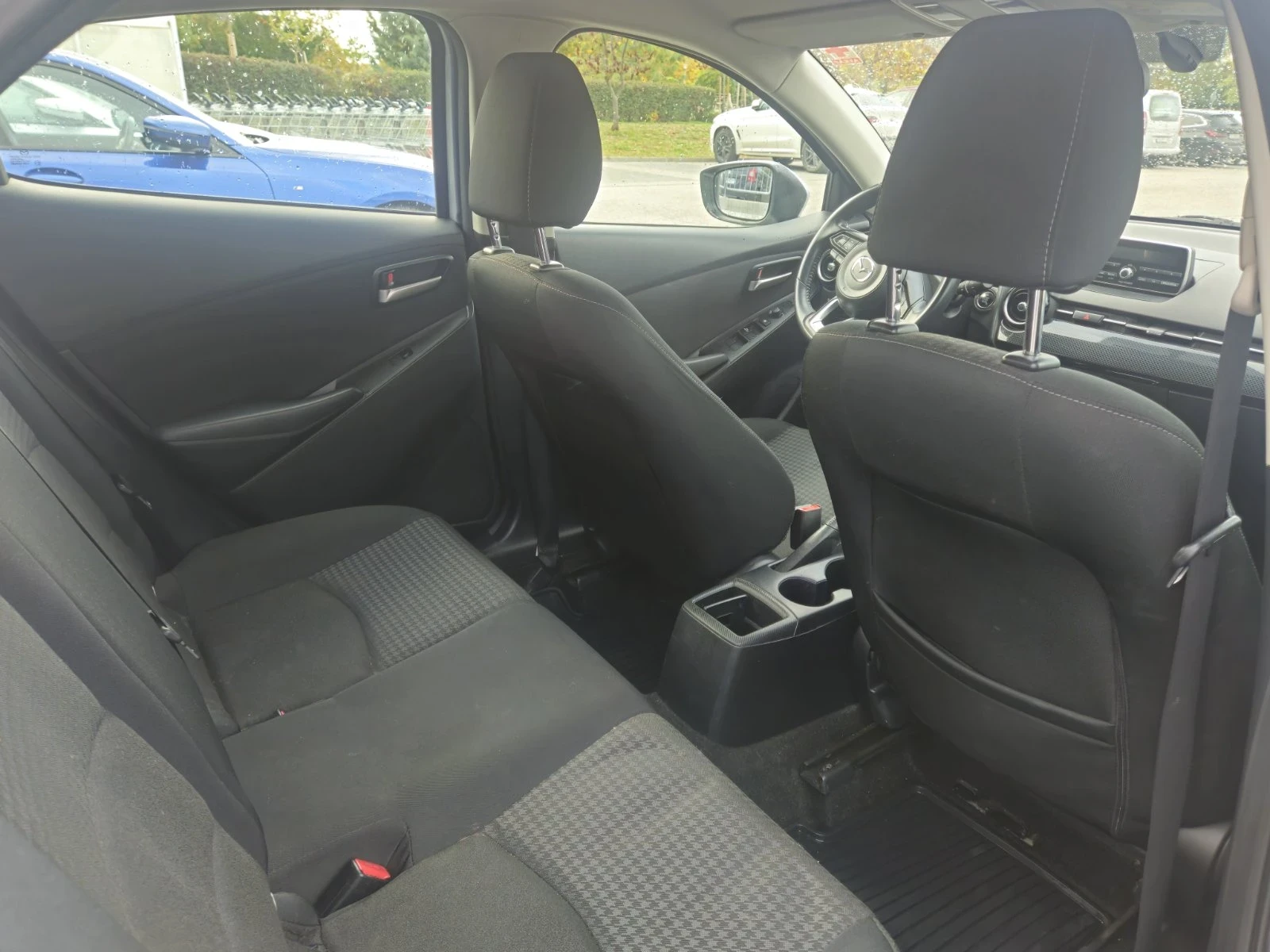 Mazda 2  - изображение 10