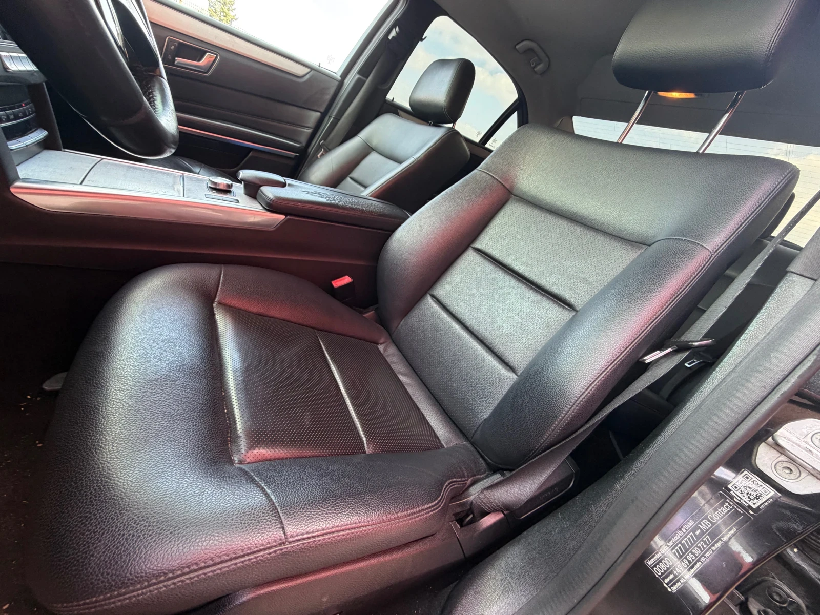 Mercedes-Benz E 220 9G* LED* КОЖА* ЧЕРЕН* МАТ, снимка 15 - Автомобили и джипове - 53112442