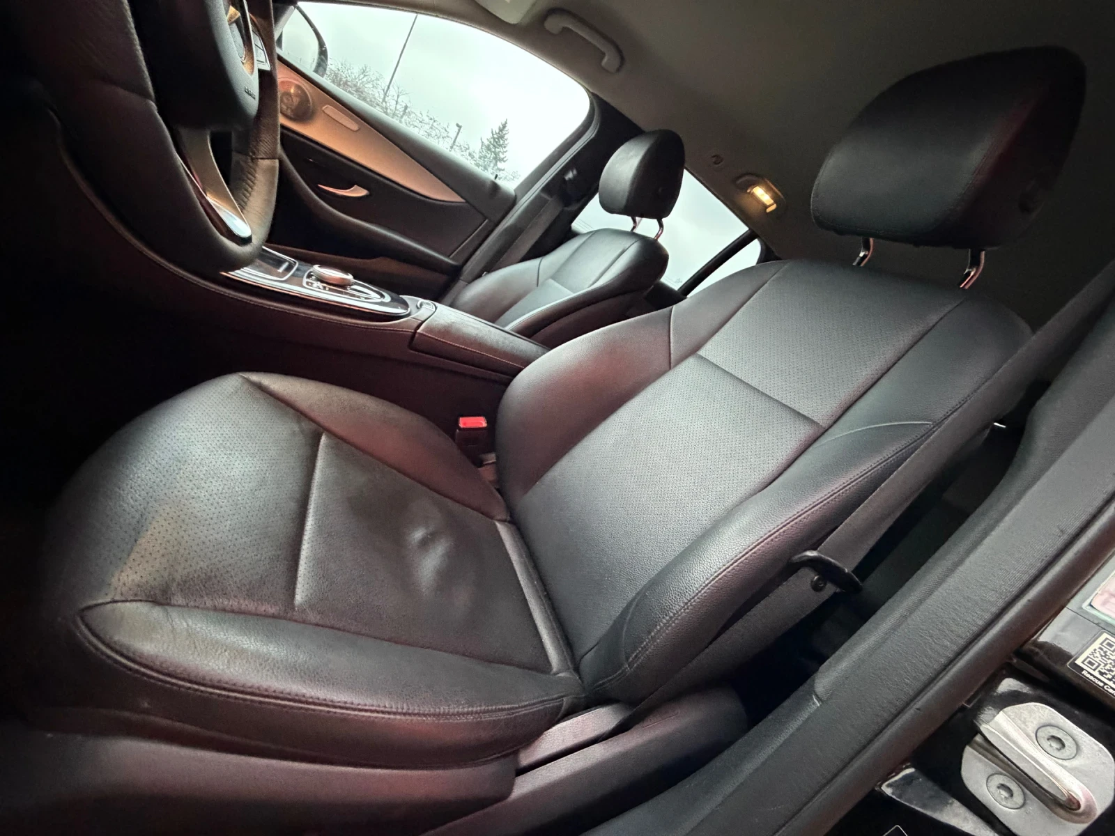 Mercedes-Benz E 220 9G* LED* Камера, снимка 13 - Автомобили и джипове - 53112442