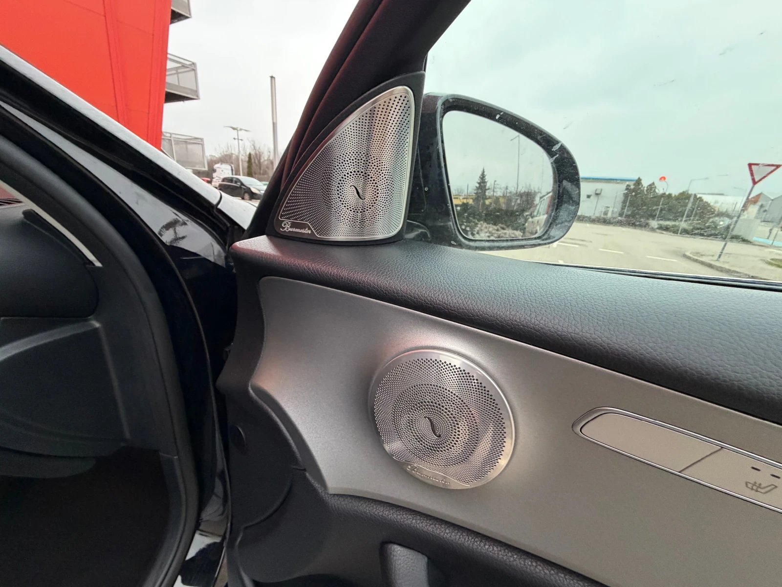 Mercedes-Benz E 220 9G* LED* Камера, снимка 9 - Автомобили и джипове - 53112442