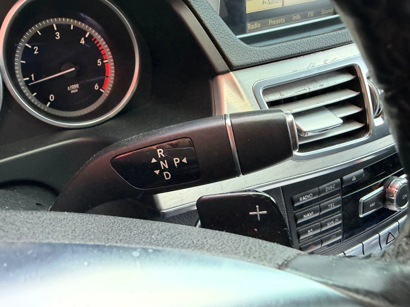 Mercedes-Benz E 220 9G* LED* КОЖА* ЧЕРЕН* МАТ, снимка 14 - Автомобили и джипове - 53112442