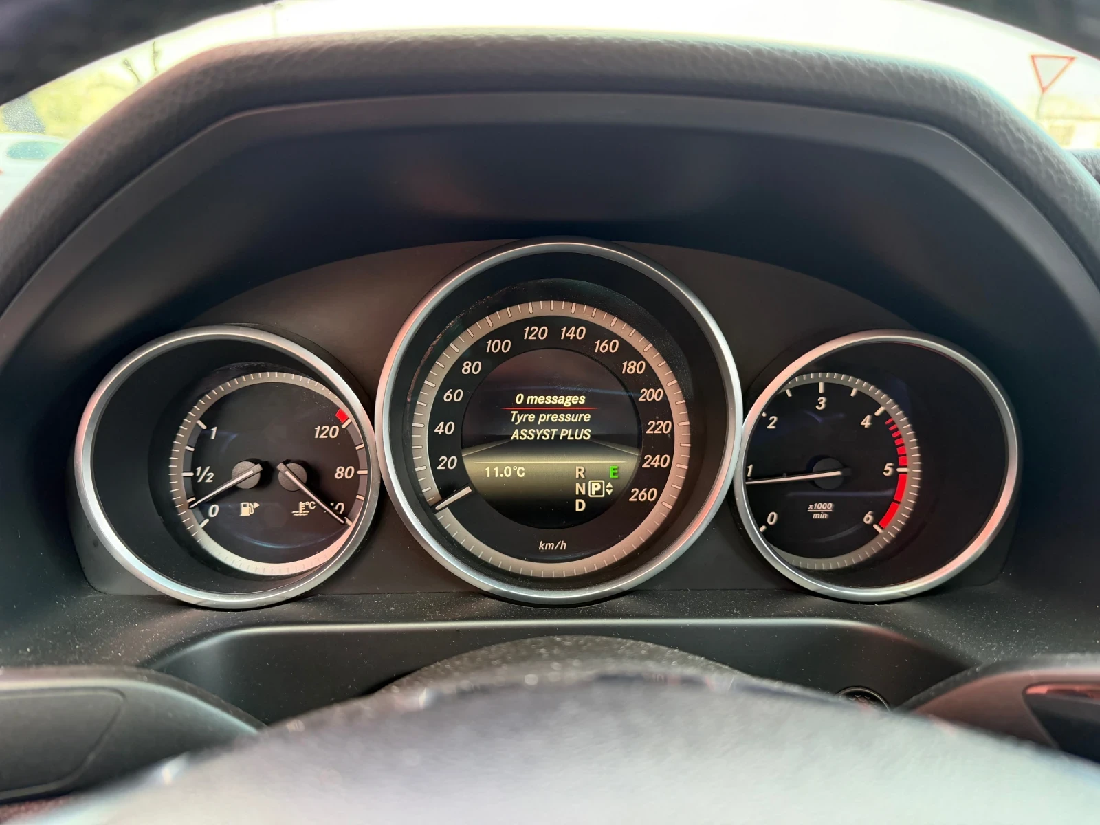 Mercedes-Benz E 220 9G* LED* КОЖА* ЧЕРЕН* МАТ, снимка 13 - Автомобили и джипове - 53112442