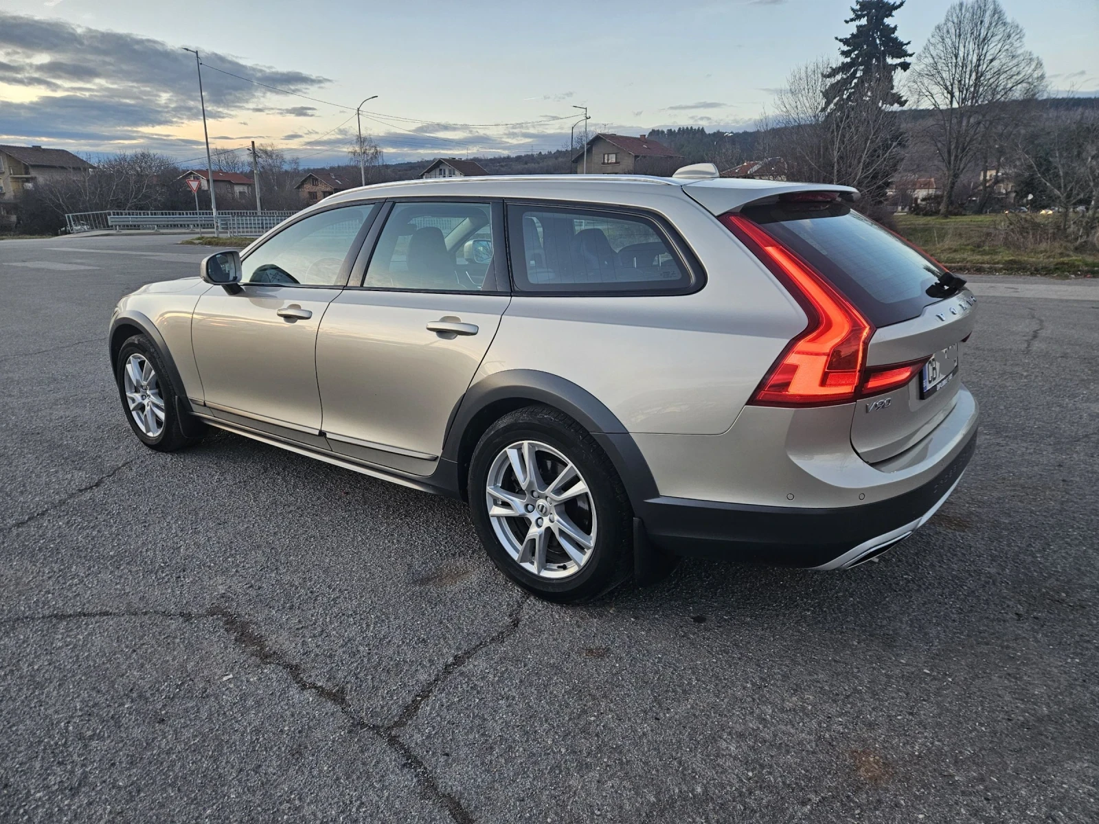 Volvo V90 Cross Country  - изображение 5