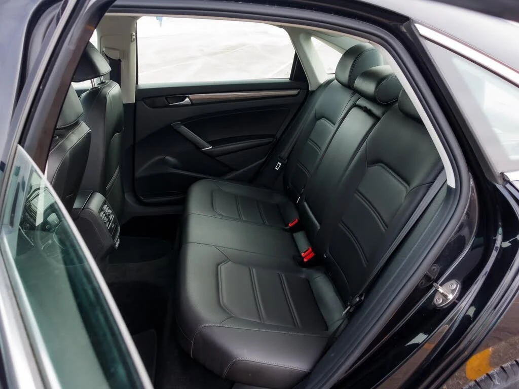 VW Passat * 2.0T* HIGHLINE* АвтоКредит* (ЦЕНА ДО БГ) - изображение 7