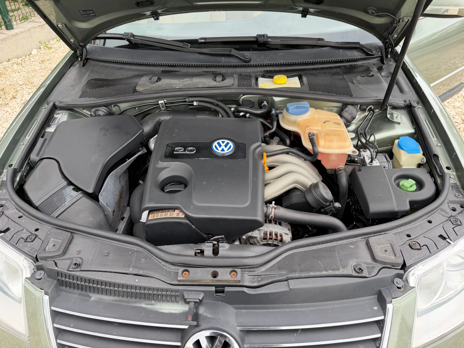 VW Passat 2.0i/116p.s-HighLine!!!, снимка 14 - Автомобили и джипове - 53688298
