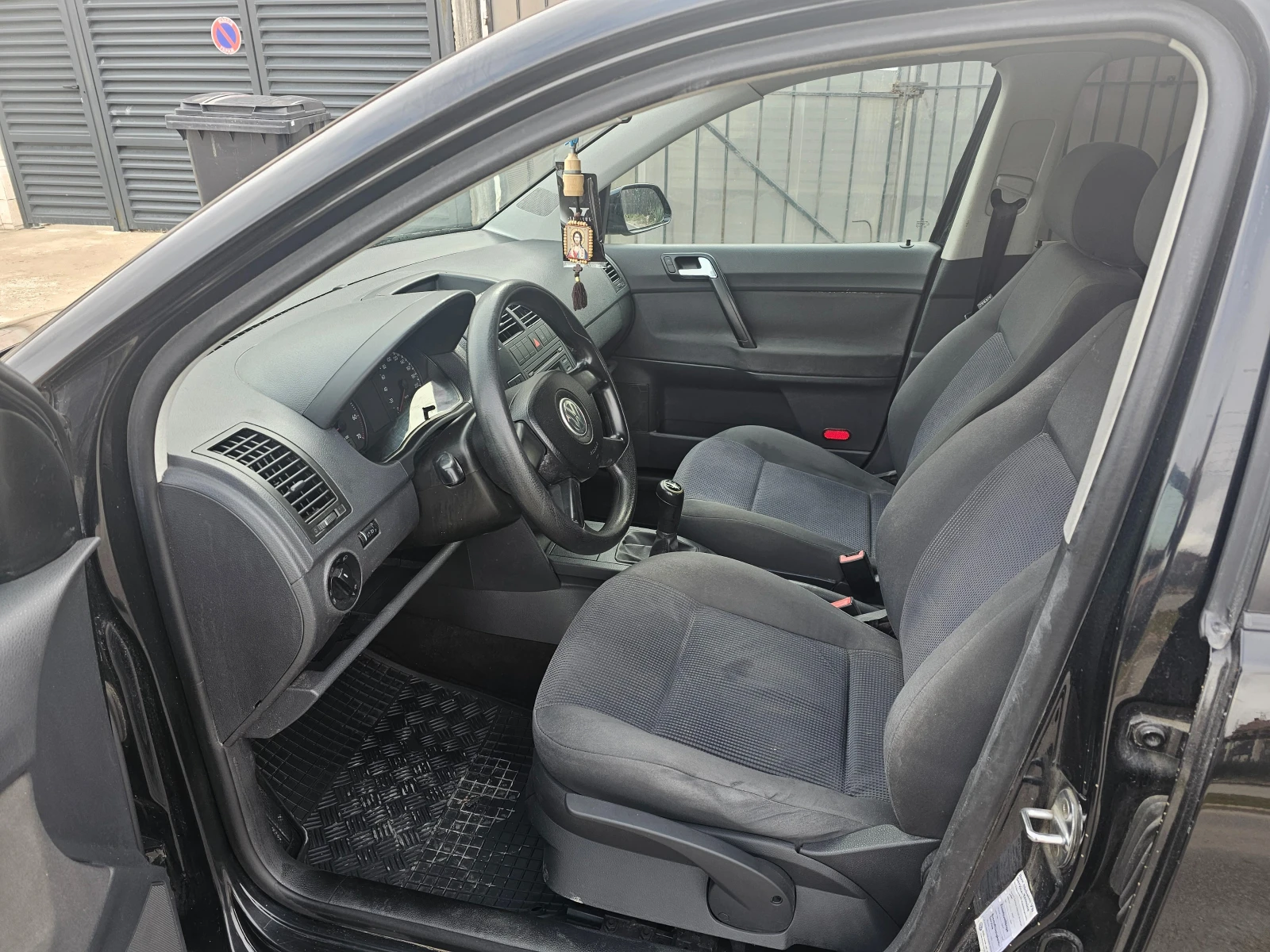 VW Polo Гаражно-Климатр, снимка 10 - Автомобили и джипове - 53978587