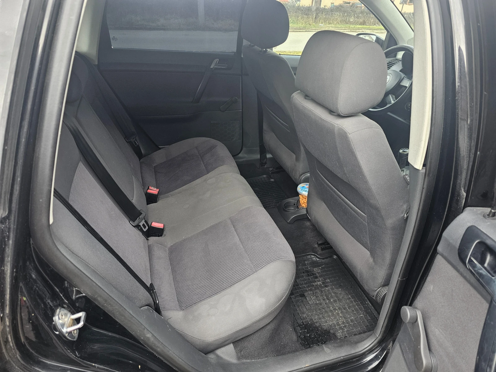 VW Polo Гаражно-Климатр, снимка 12 - Автомобили и джипове - 53978587