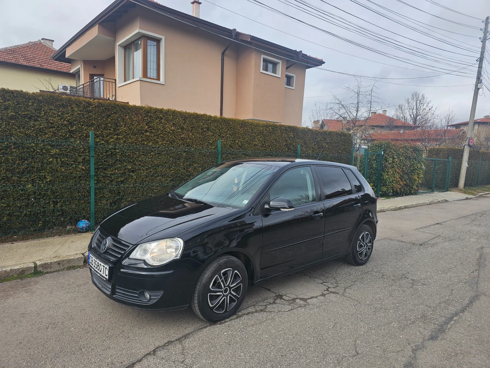 VW Polo Гаражно-Климатр, снимка 2 - Автомобили и джипове - 53978587