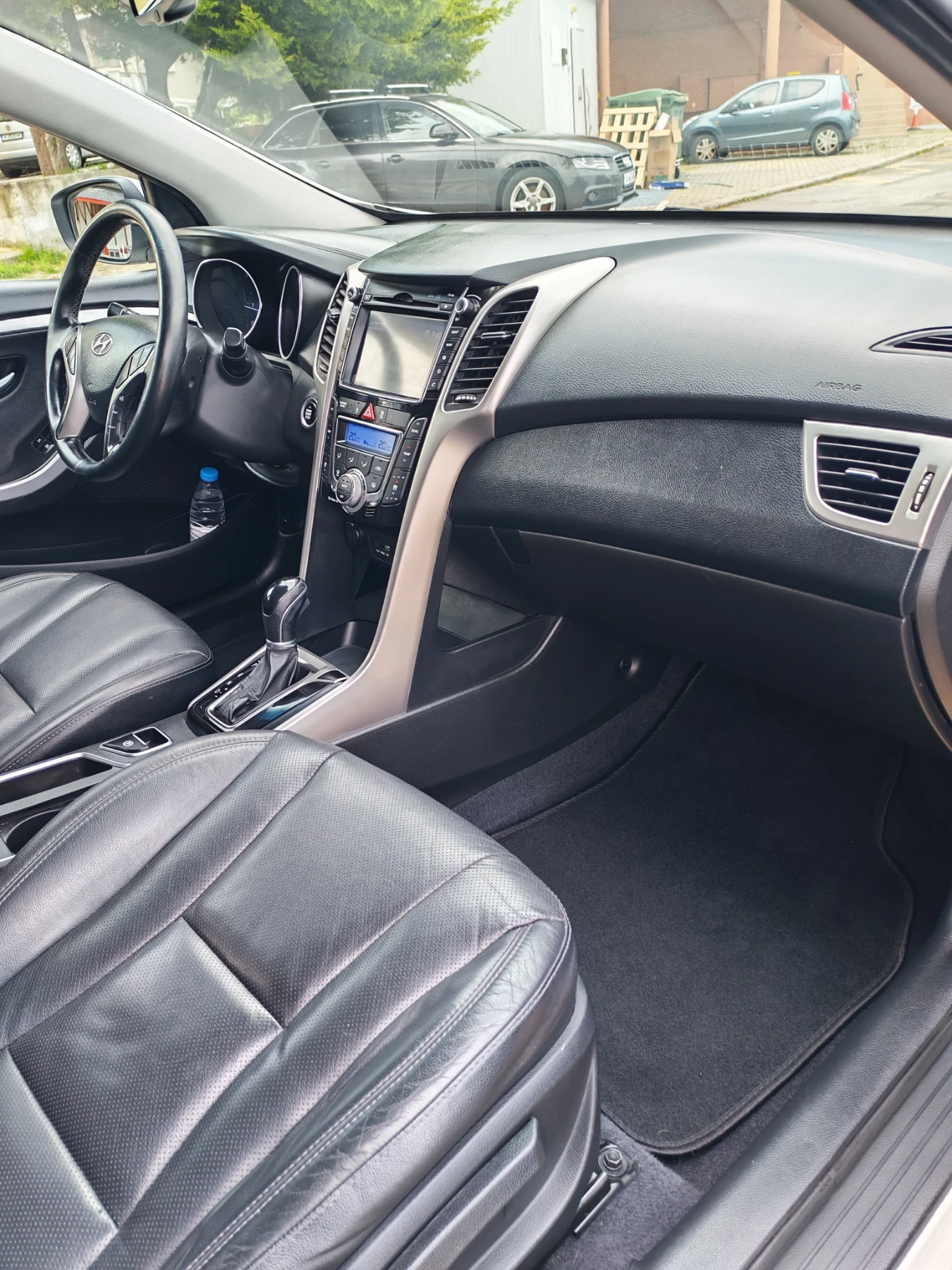 Hyundai I30 1.6 , фейслифт, автоматик, снимка 11 - Автомобили и джипове - 54660289