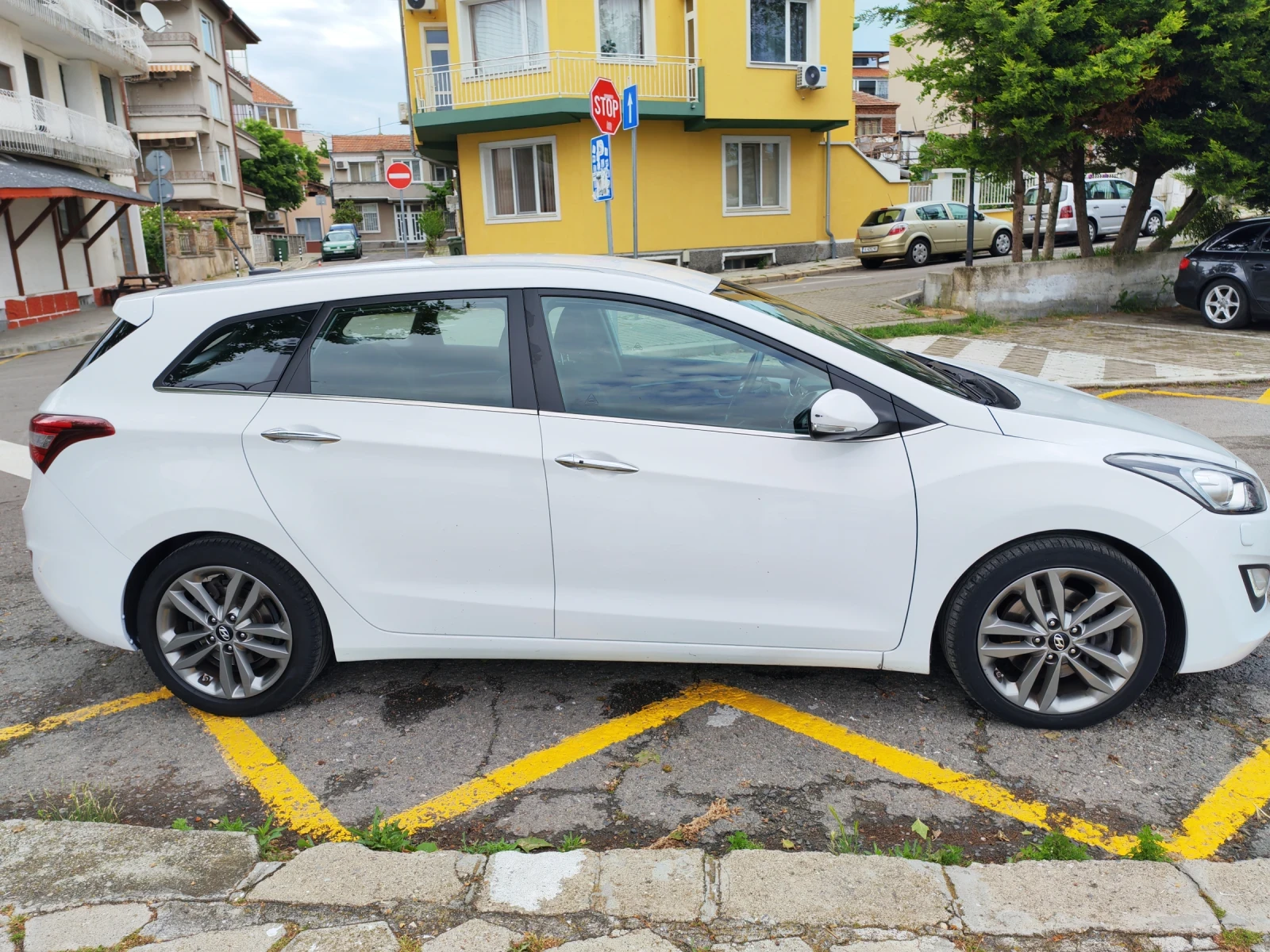 Hyundai I30 1.6 , фейслифт, автоматик, снимка 4 - Автомобили и джипове - 54660289