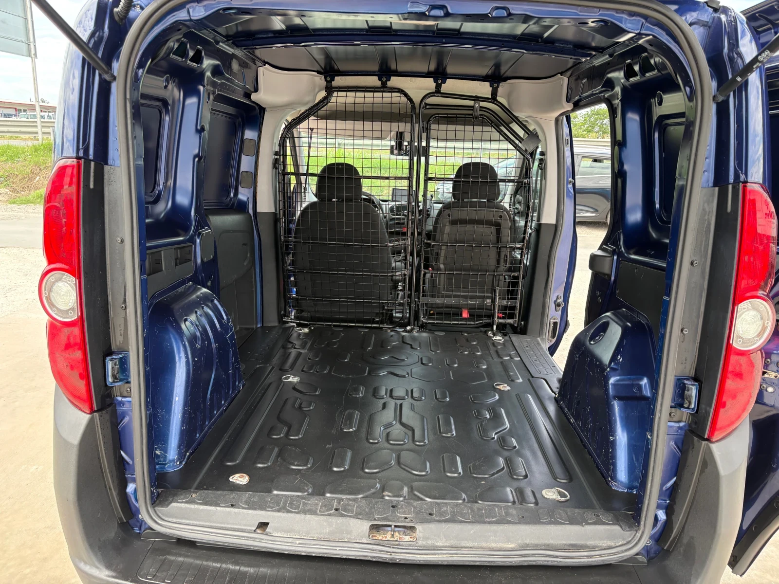 Opel Combo 1.6cdti-klima, снимка 16 - Автомобили и джипове - 54740152