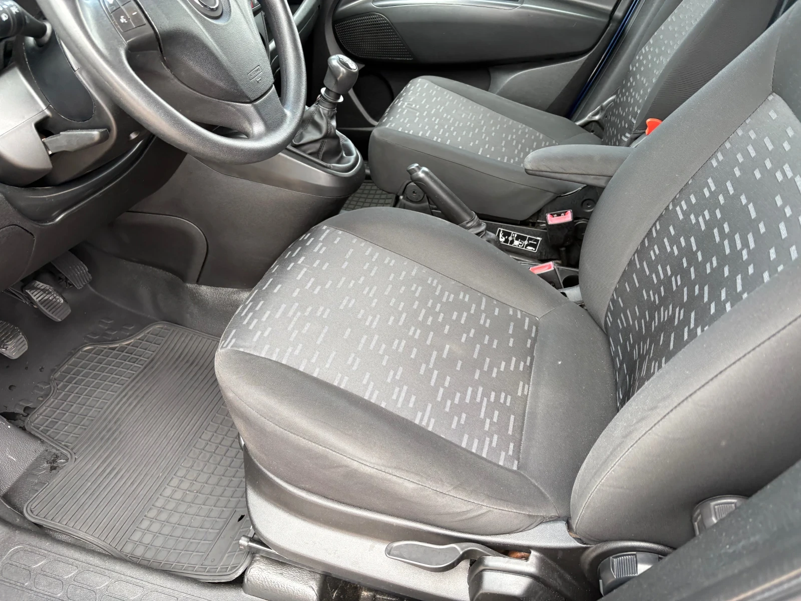 Opel Combo 1.6cdti-klima, снимка 11 - Автомобили и джипове - 54740152