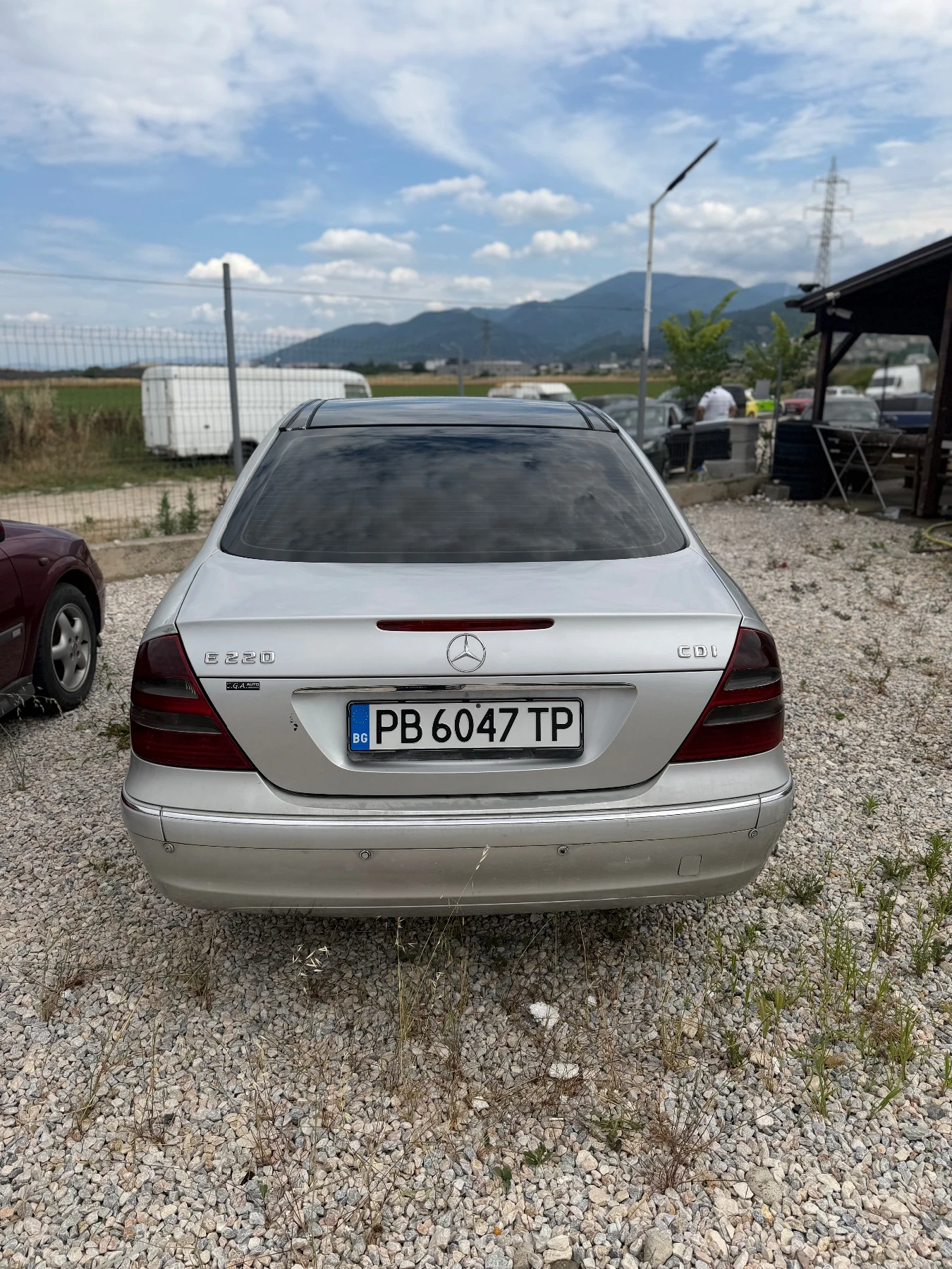 Mercedes-Benz E 220 Cdi, снимка 5 - Автомобили и джипове - 55034198