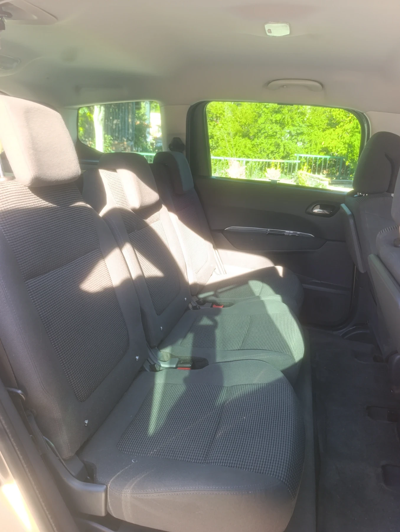 Peugeot 5008, снимка 7 - Автомобили и джипове - 55586234