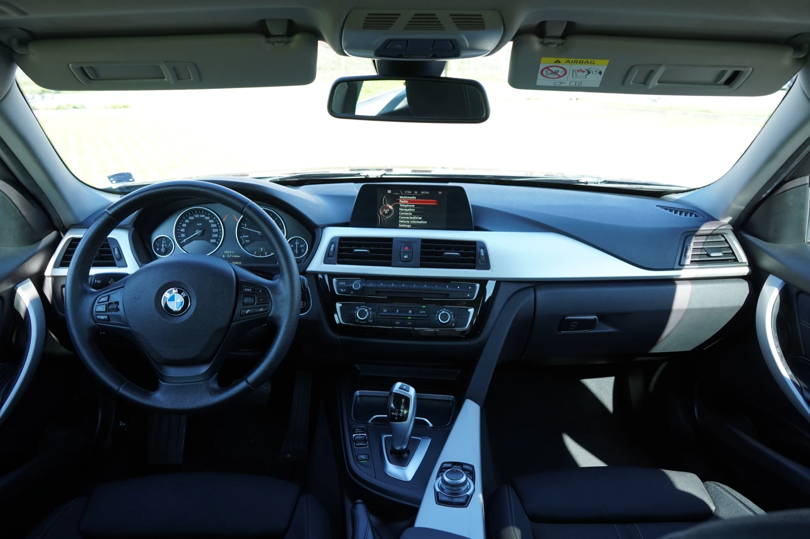BMW 318 d* LaneAssist* BlindSpotAssist* Обслужено* Регистр, снимка 8 - Автомобили и джипове - 55693351