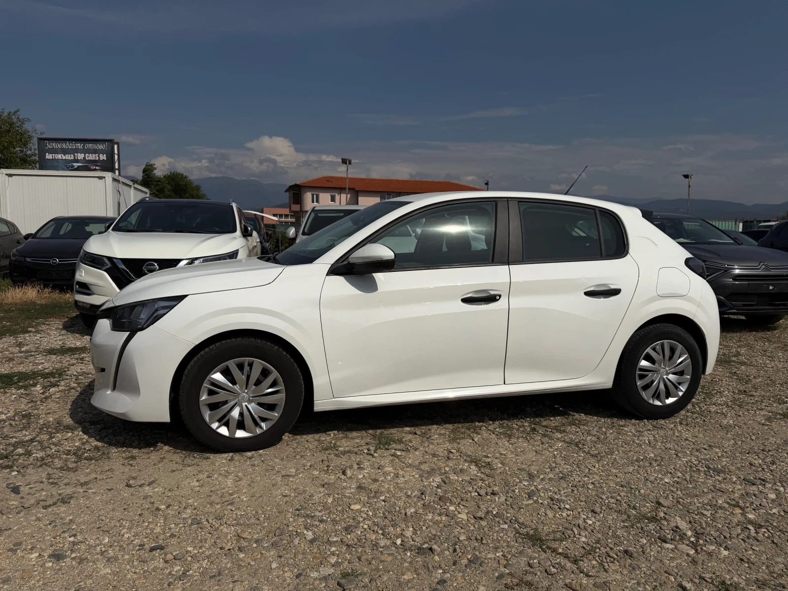 Peugeot 208, снимка 2 - Автомобили и джипове - 56044867