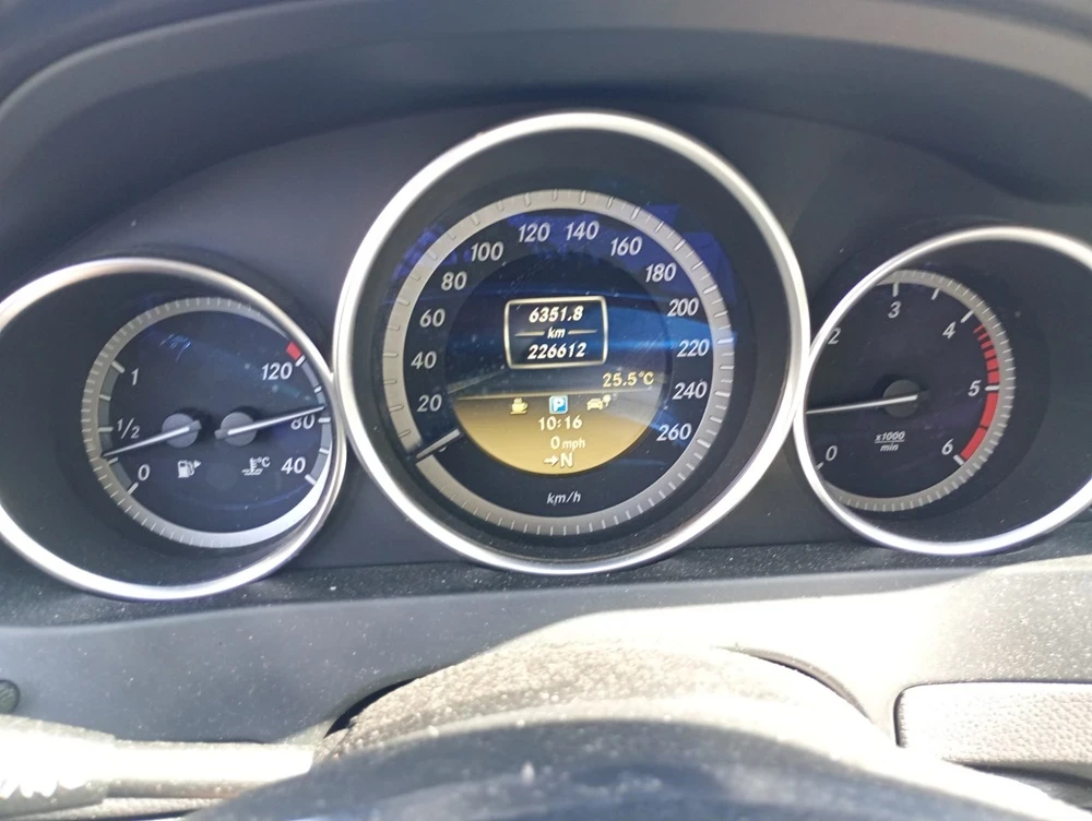 Mercedes-Benz C 220 C klasse, снимка 8 - Автомобили и джипове - 56096078