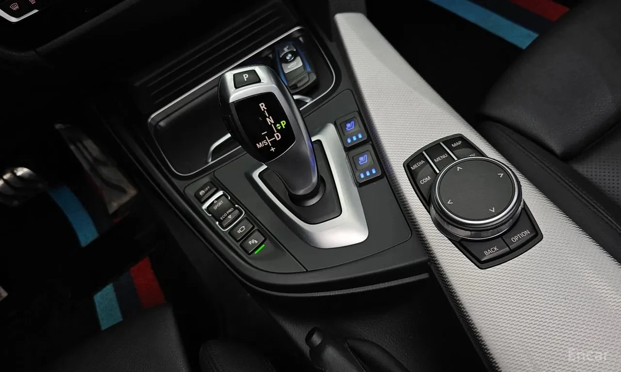 BMW 320  M Sport Premium * АВТОКРЕДИТ * , снимка 9 - Автомобили и джипове - 56118462