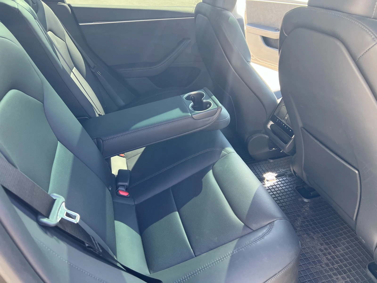 Tesla Model 3 Long-Range Dual Motor, снимка 14 - Автомобили и джипове - 56293286
