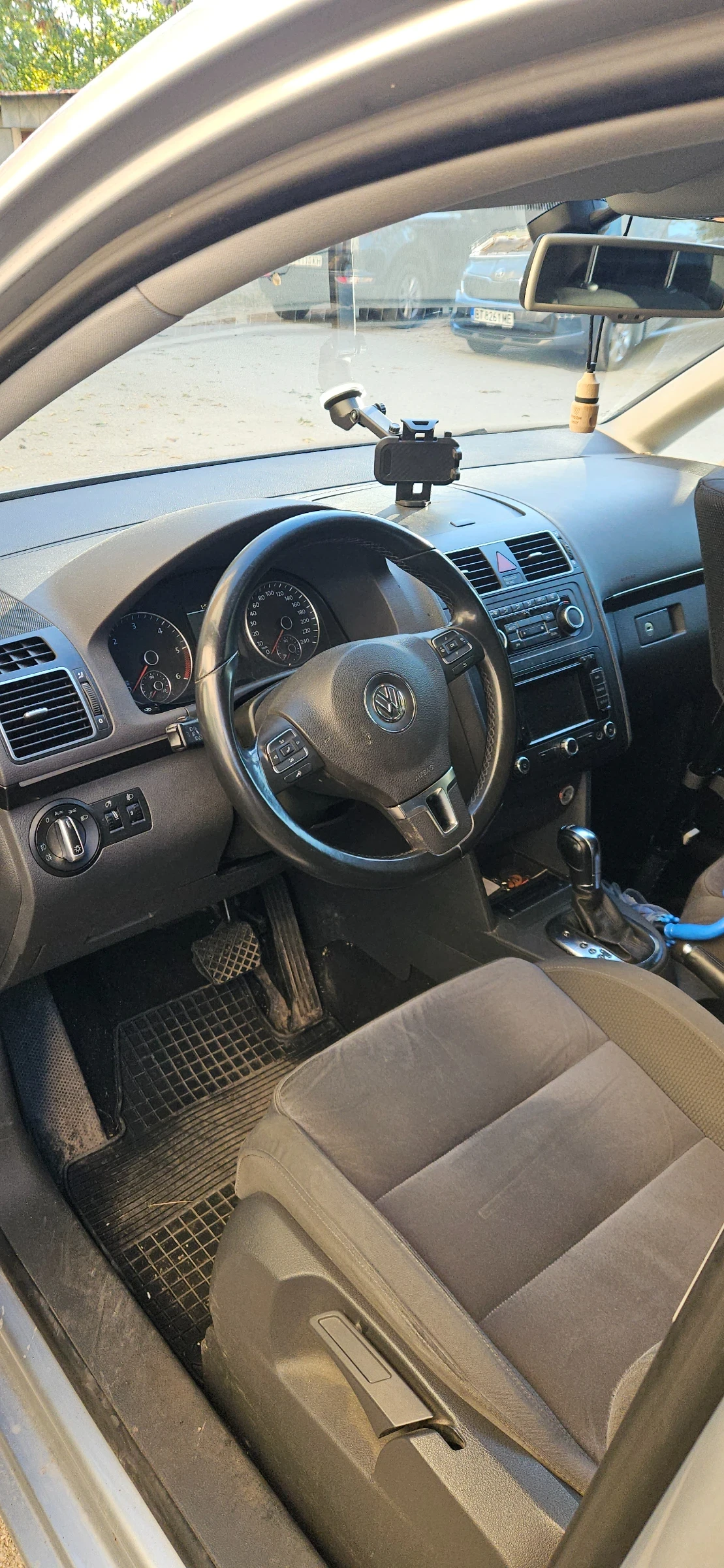 VW Touran, снимка 5 - Автомобили и джипове - 56599442