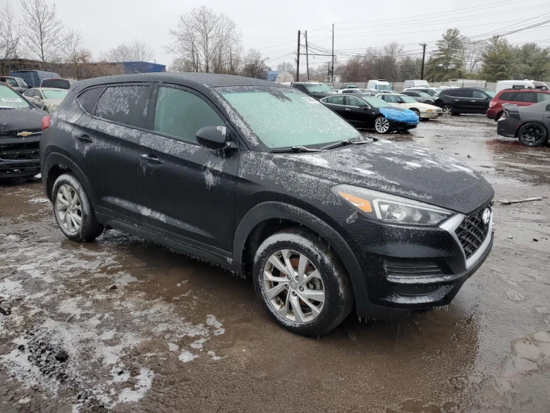 Hyundai Tucson SE  , снимка 1 - Автомобили и джипове - 49069954