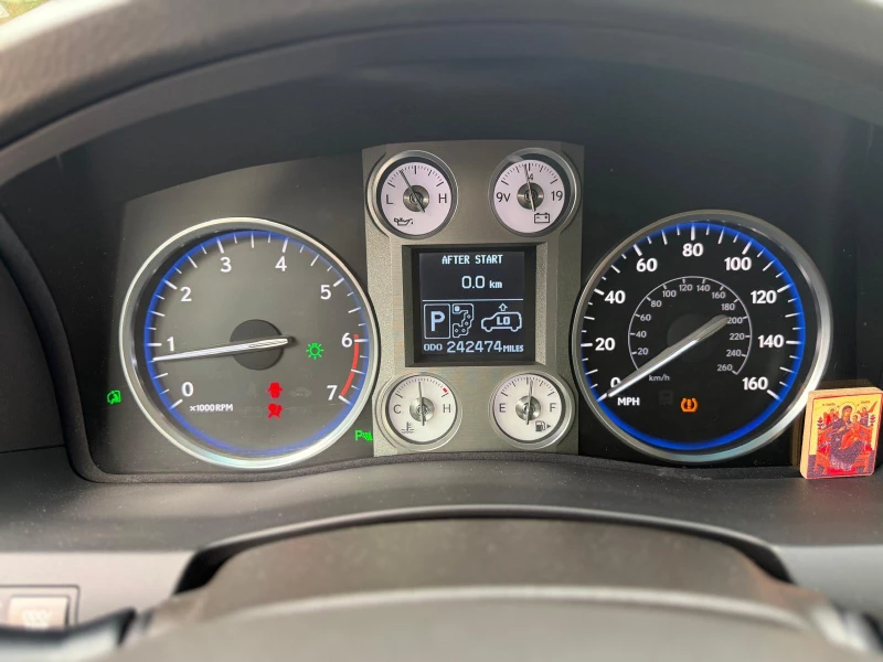 Toyota Land cruiser LX 570, снимка 5 - Автомобили и джипове - 53032455