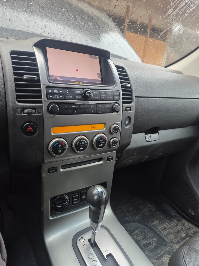 Nissan Pathfinder 4.0 V6, снимка 8 - Автомобили и джипове - 53398629