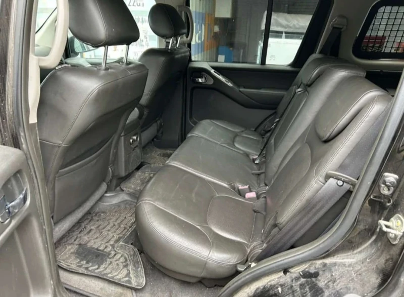 Nissan Pathfinder 4.0 V6, снимка 5 - Автомобили и джипове - 53398629