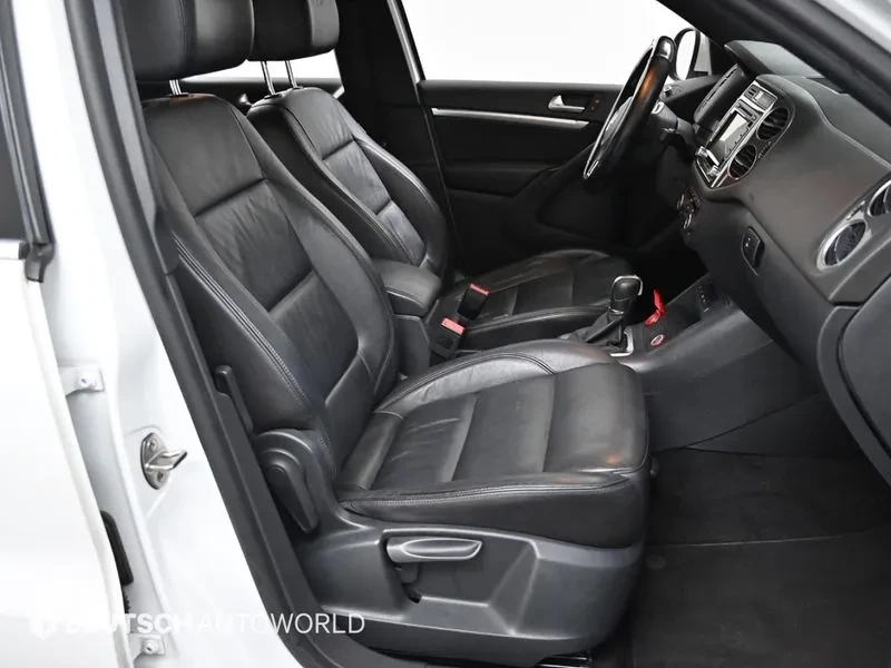 VW Tiguan 2.0 Tdi R-Line 5N, снимка 10 - Автомобили и джипове - 55888548
