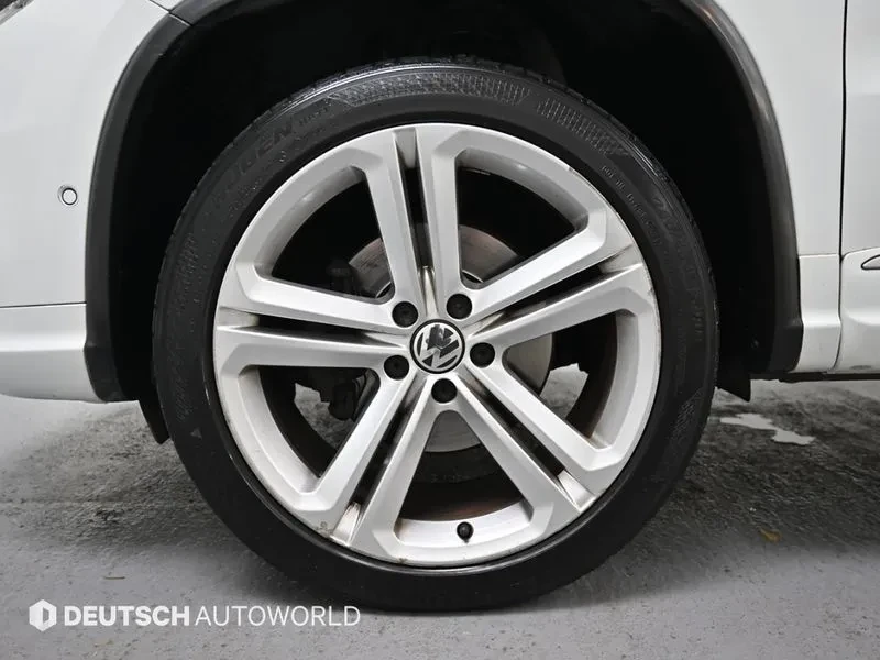 VW Tiguan 2.0 Tdi R-Line 5N, снимка 5 - Автомобили и джипове - 55888548