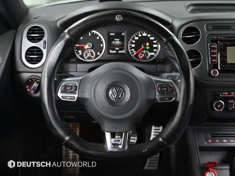 VW Tiguan 2.0 Tdi R-Line 5N, снимка 13 - Автомобили и джипове - 55888548