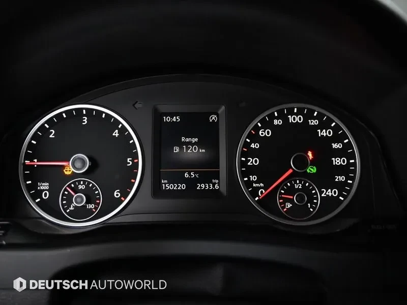 VW Tiguan 2.0 Tdi R-Line 5N, снимка 8 - Автомобили и джипове - 55888548
