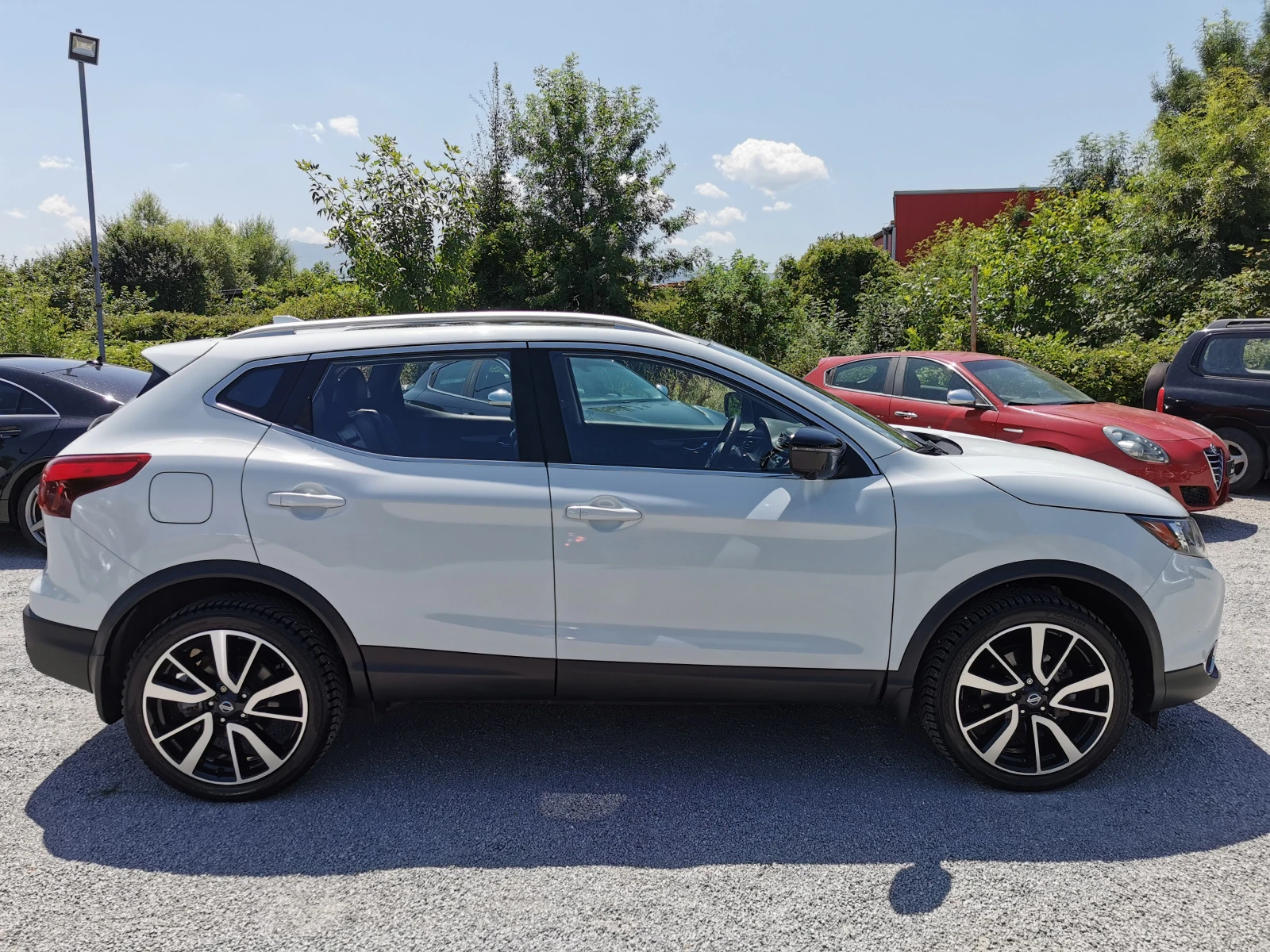 Nissan Qashqai 2.0i///4x4///FULL - изображение 5