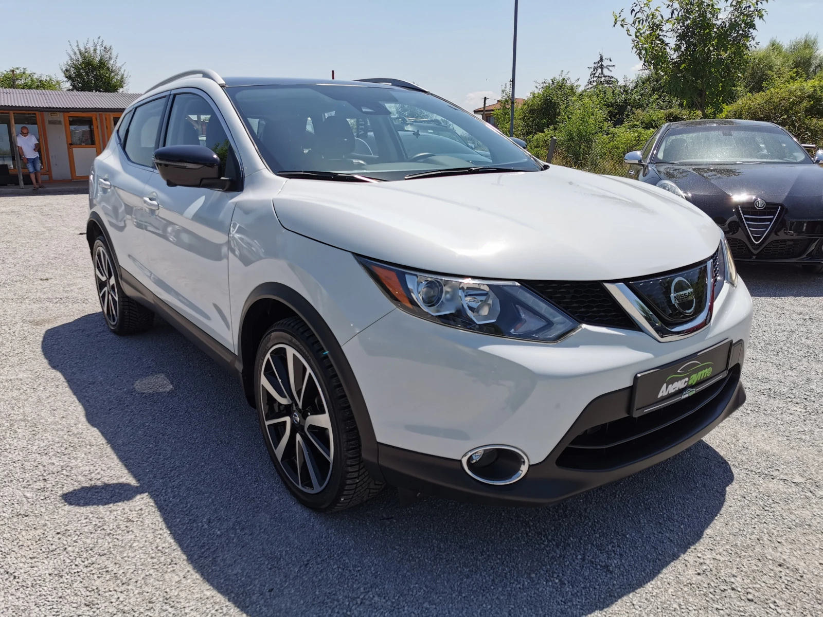 Nissan Qashqai 2.0i///4x4///FULL - изображение 6