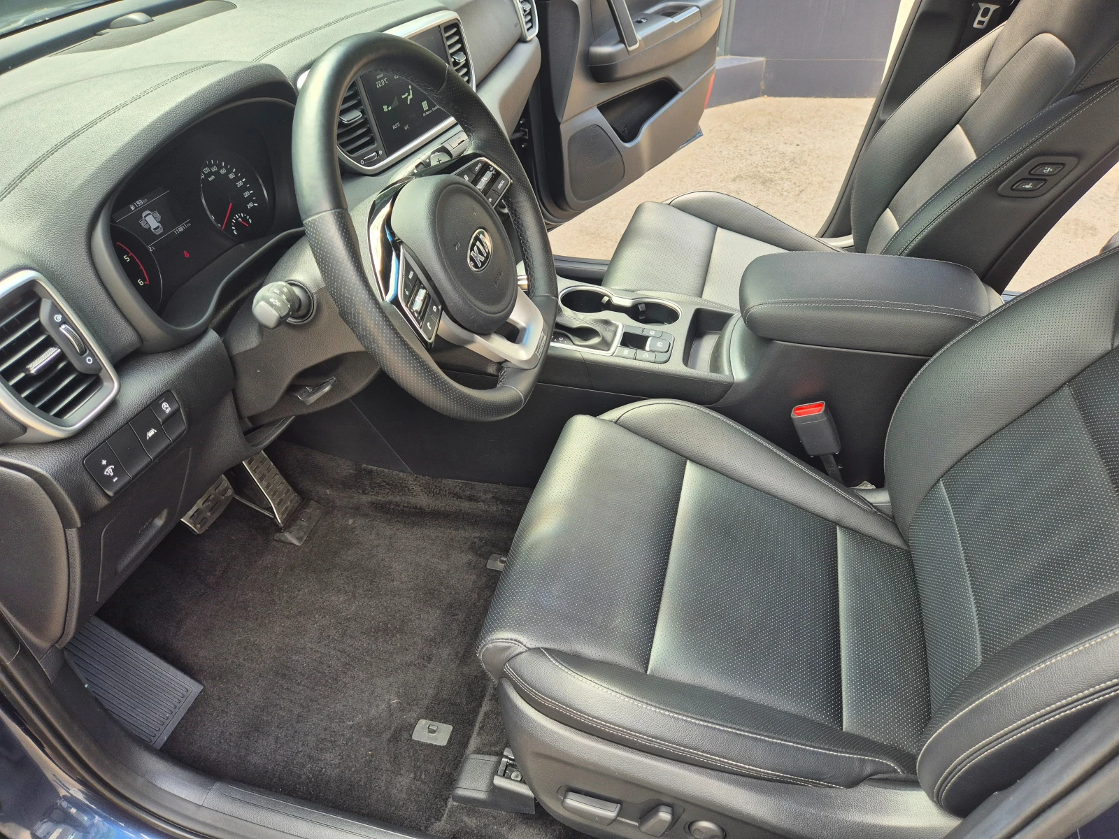Kia Sportage 2.0 cm3 CRDI - изображение 5