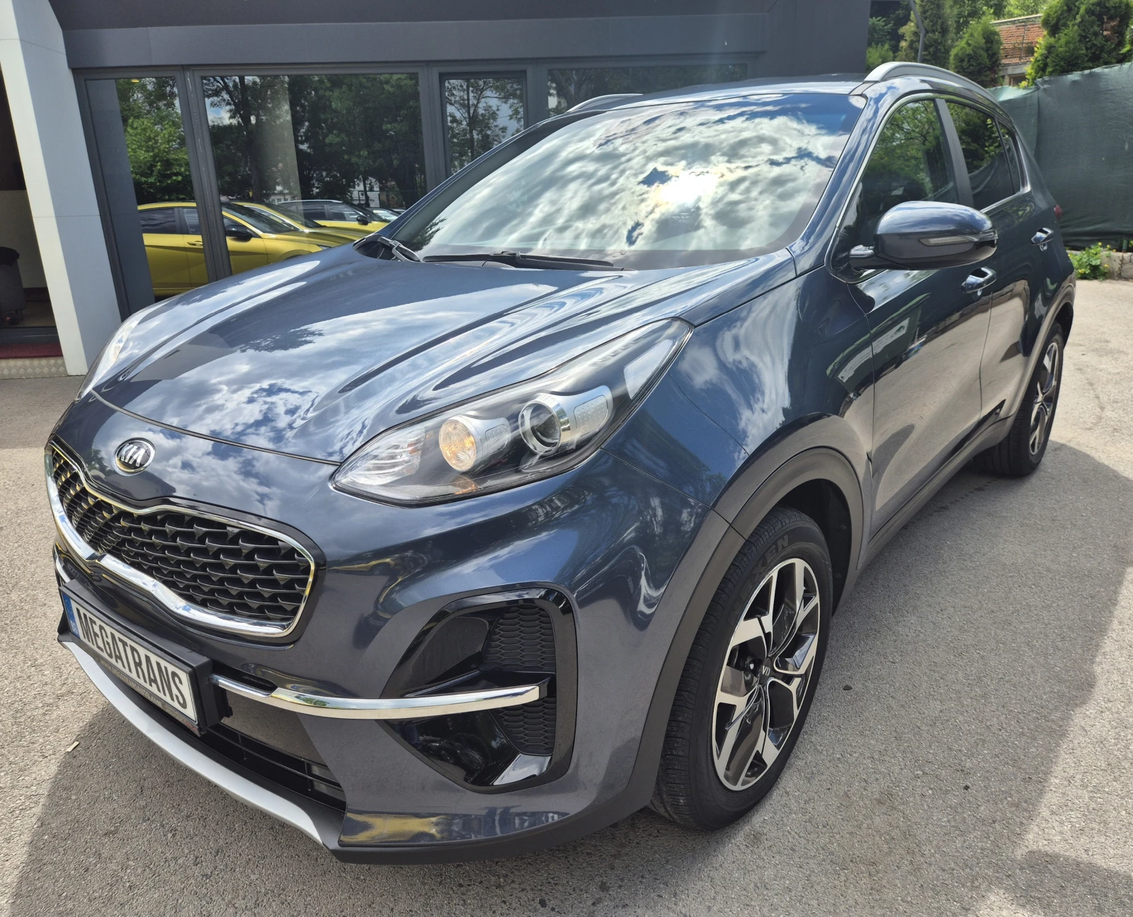 Kia Sportage 2.0 cm3 CRDI - изображение 2