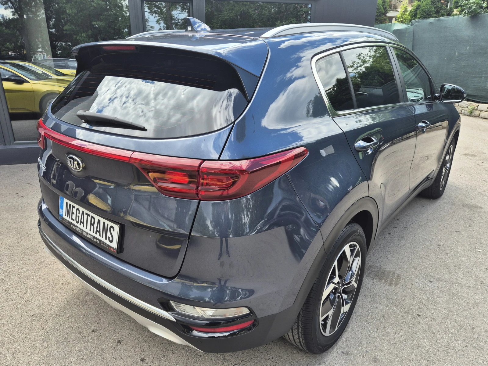 Kia Sportage 2.0 cm3 CRDI - изображение 3