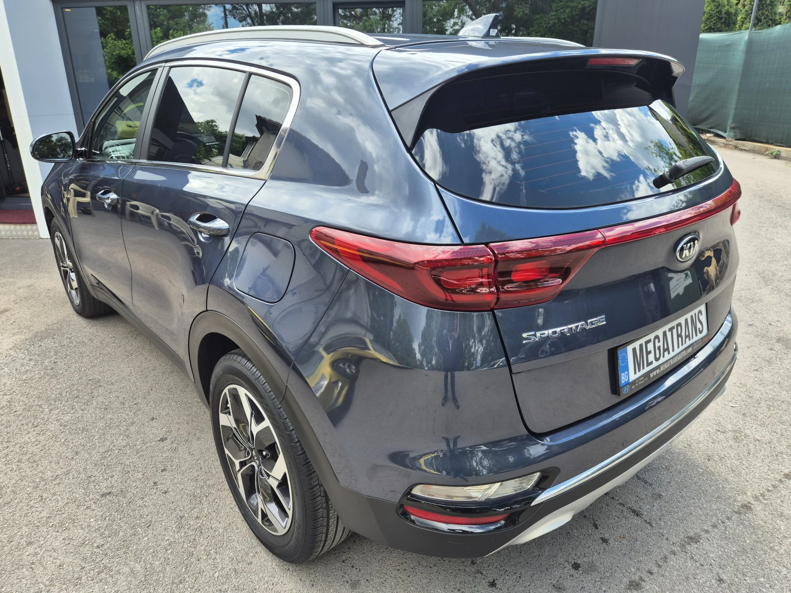 Kia Sportage 2.0 cm3 CRDI - изображение 4