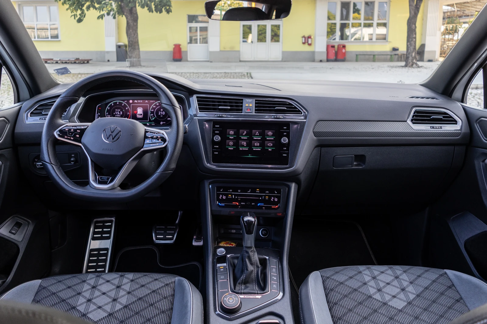 VW Tiguan Allspace R-Line - изображение 5