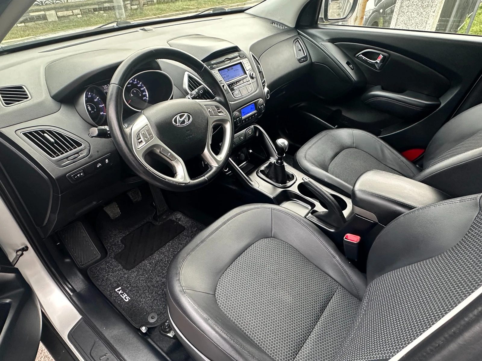 Hyundai IX35 1.6GDi-135k.s-КОЖА-EURO5A-6sk.-149000km!-PDC-2012г - изображение 8