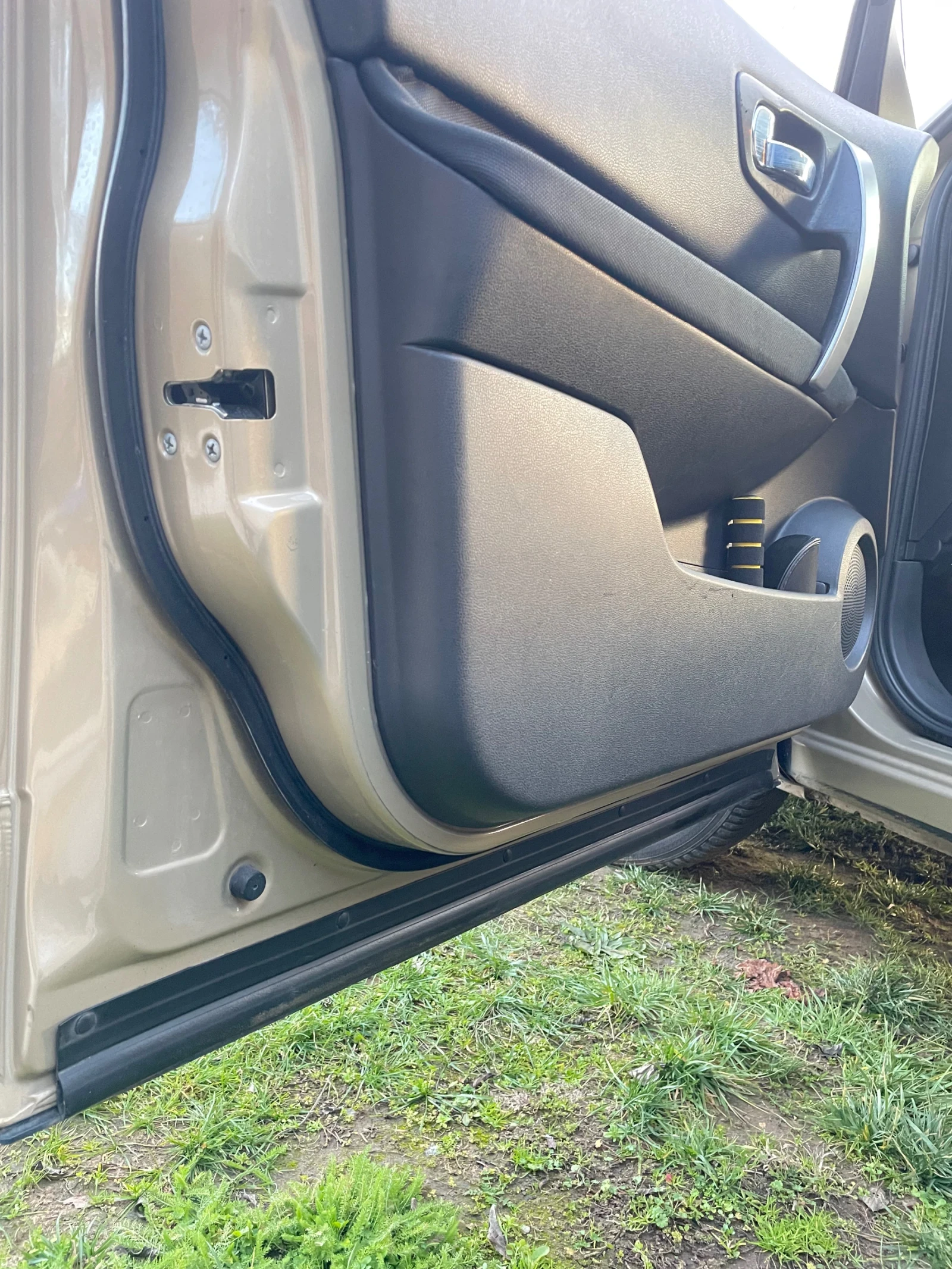 Nissan Qashqai 2.0 ГАЗ, снимка 13 - Автомобили и джипове - 53709758